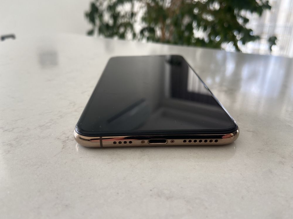 iPhone XS MAX як новий