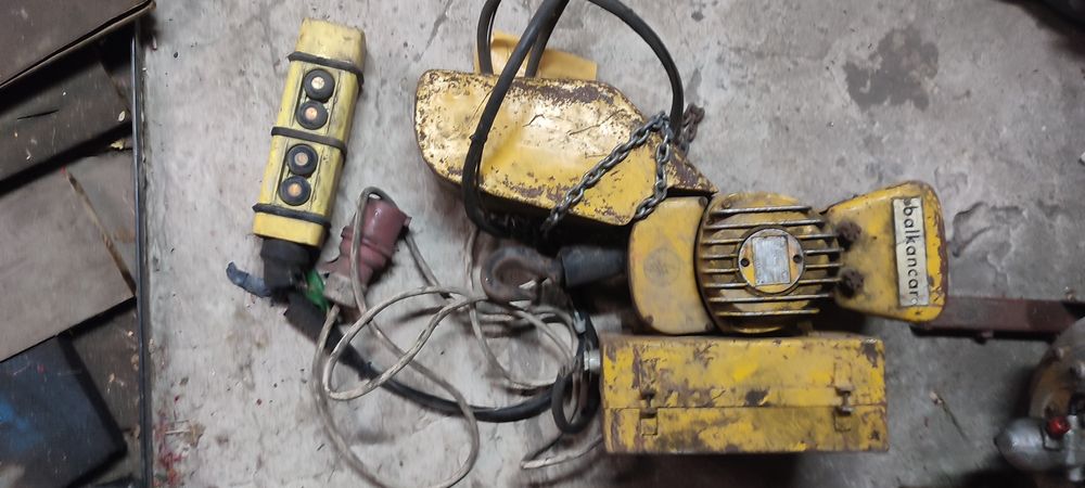 Wyciągarka łańcuchowa elektryczna 0.25T