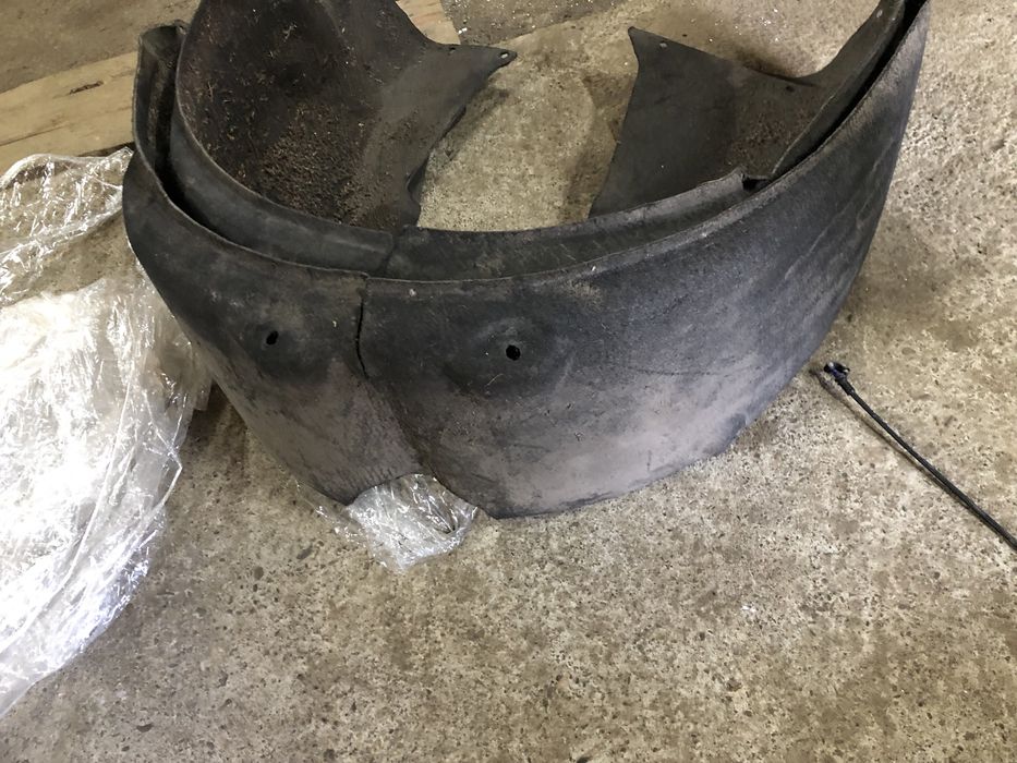 Підкрильник задній Tesla S