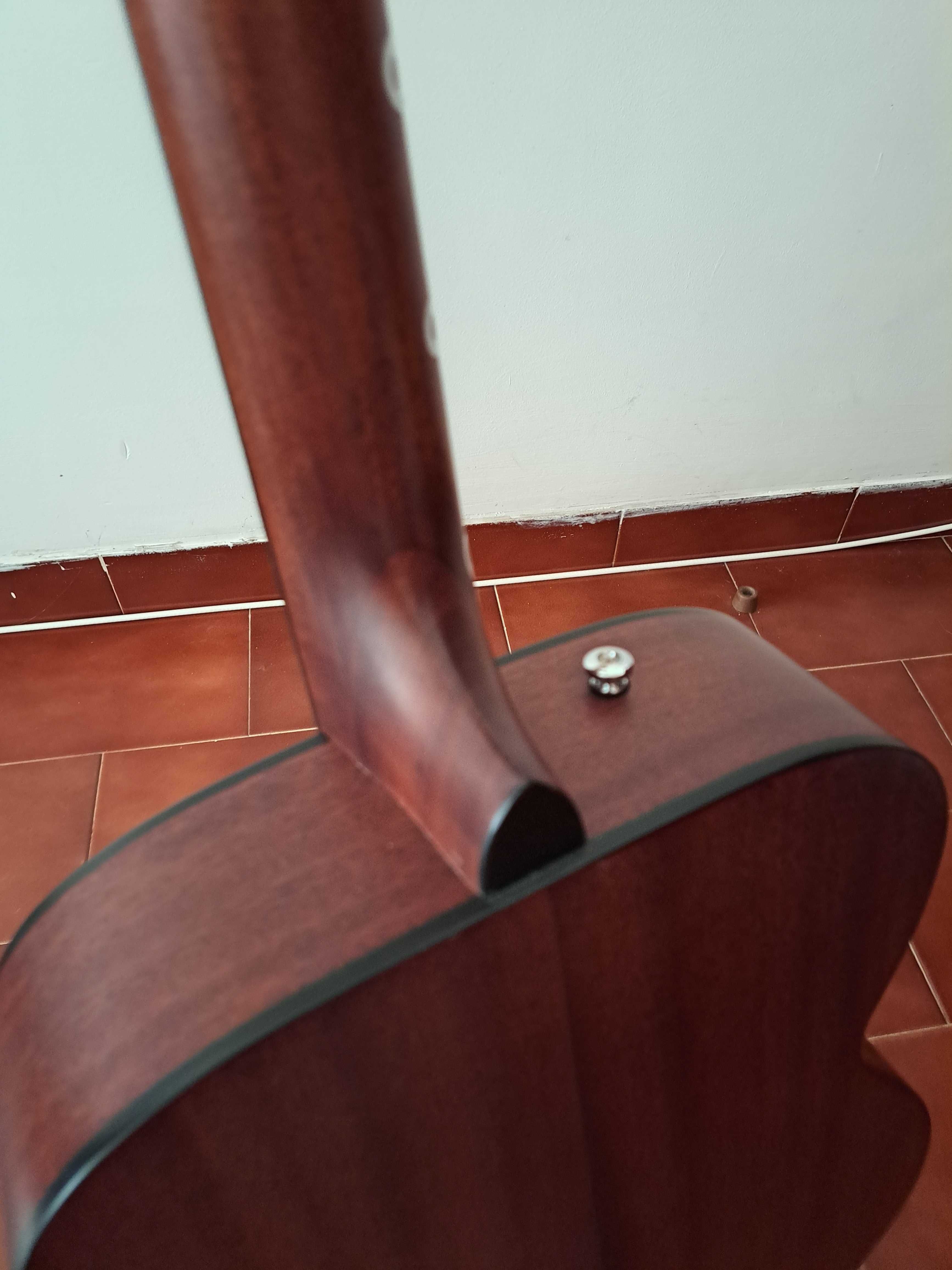 Guitarra acústica Fender modelo CC 60-S