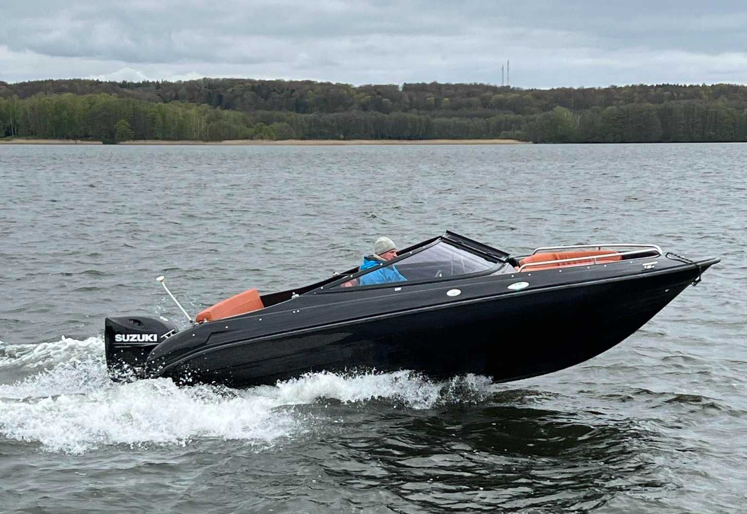 Łódź motorowa M560 Bowrider mboats