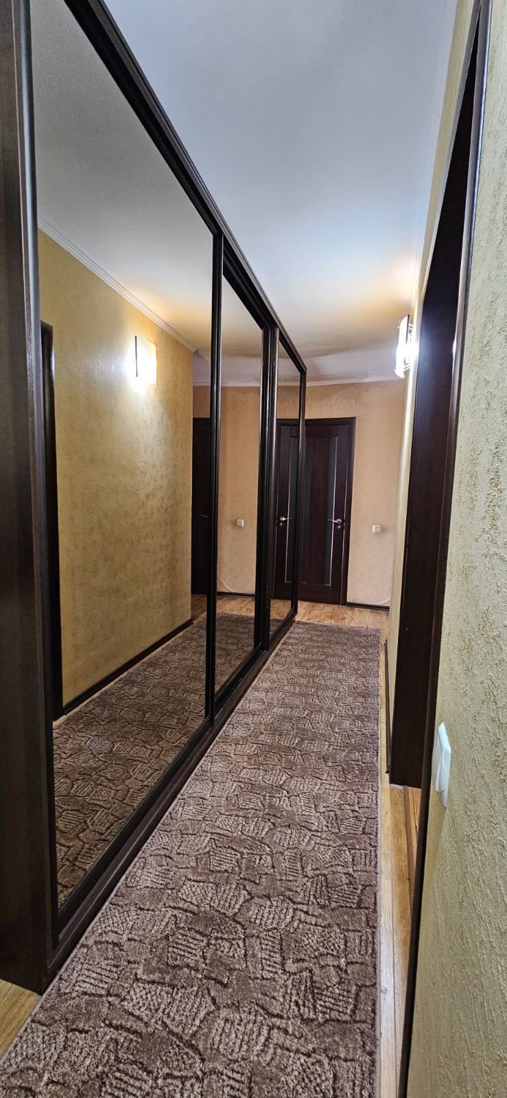 Продаж 3-к.кв.  2й поверх/9 по вул. Сарматська( Вознесенів.р-н)