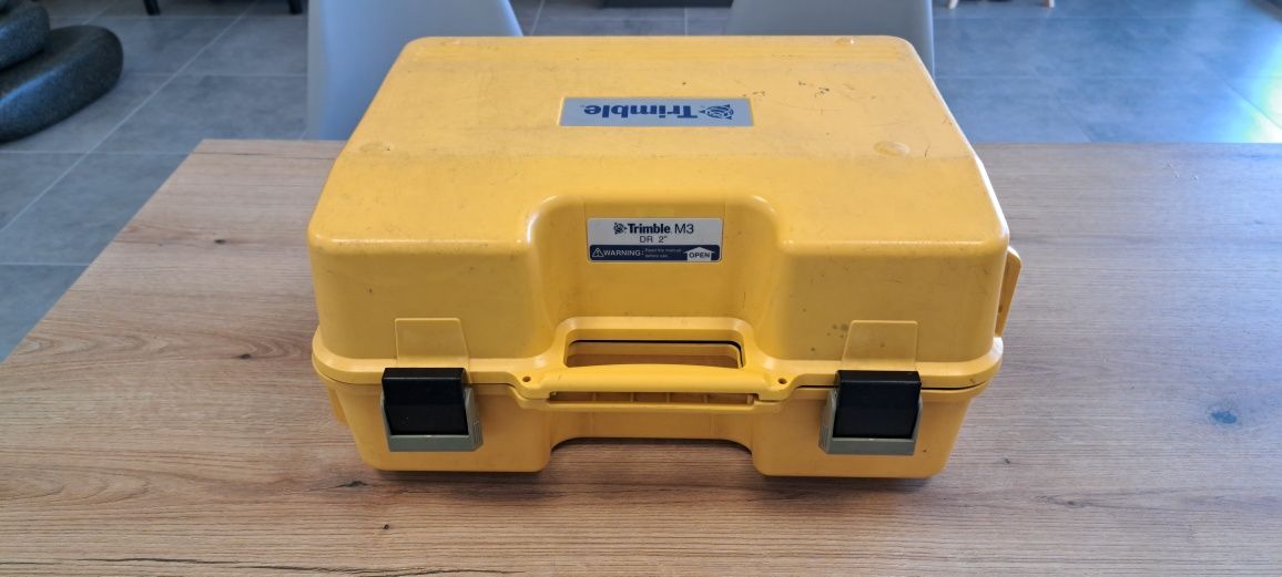 Tachimetr Trimble M3