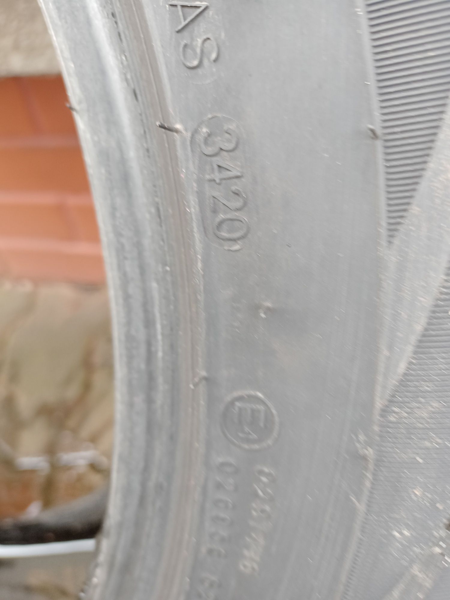 Opona Całoroczna Ovation All Season VI-782AS 215/55r17 98V XL 5mm 20r