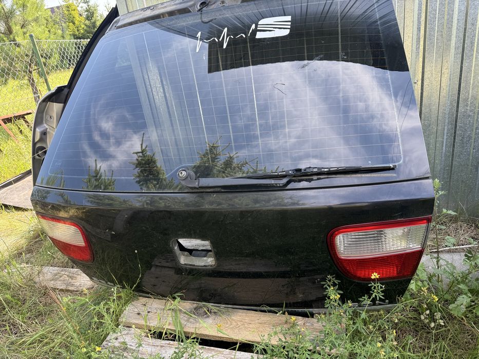 Klapa bagażnika Seat Leon I lc9z szyba klapy