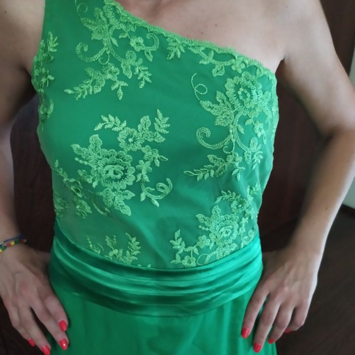 Vestido verde de renda longo para cerimônia