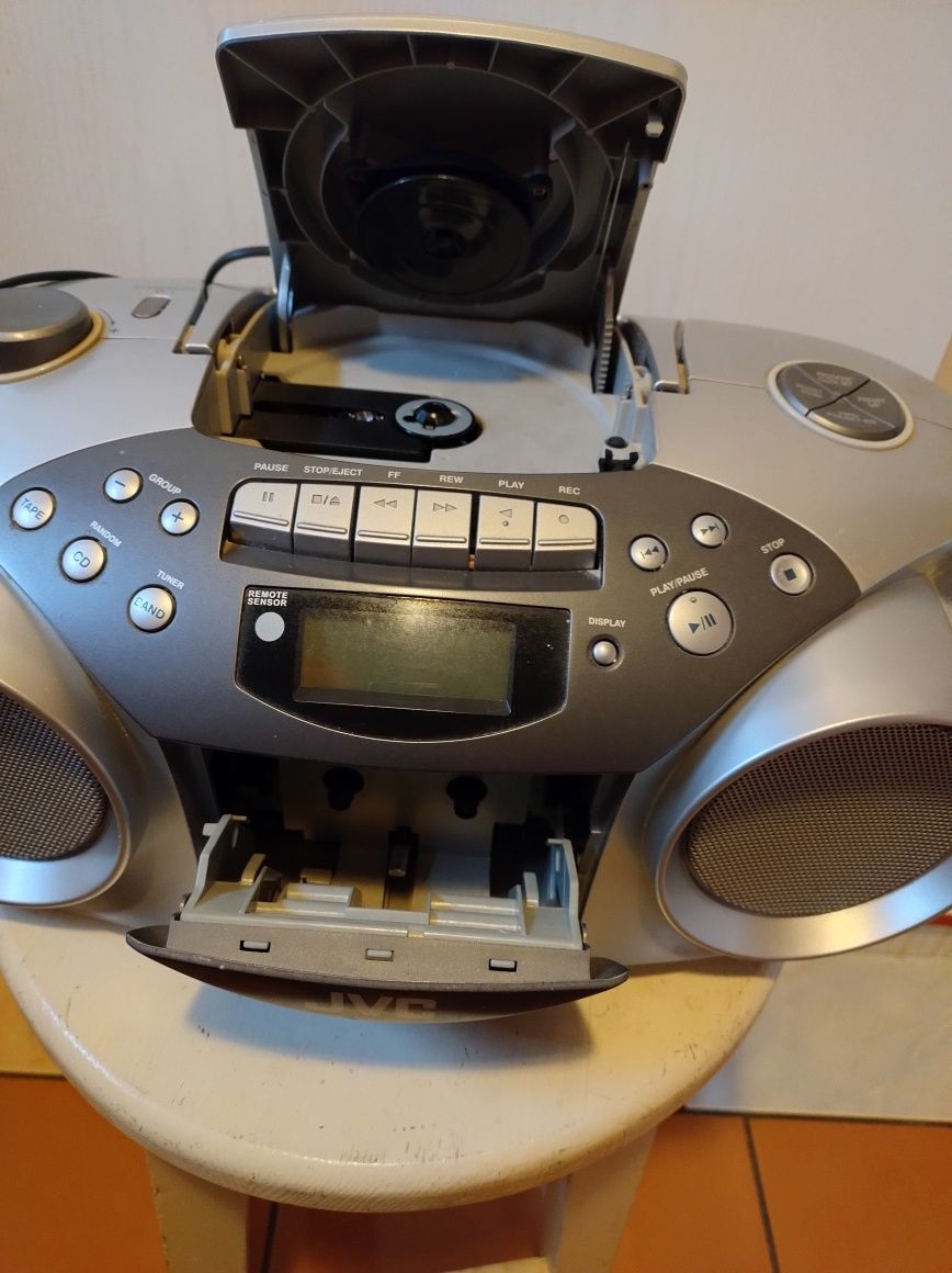 Radiomagnetofon JVC