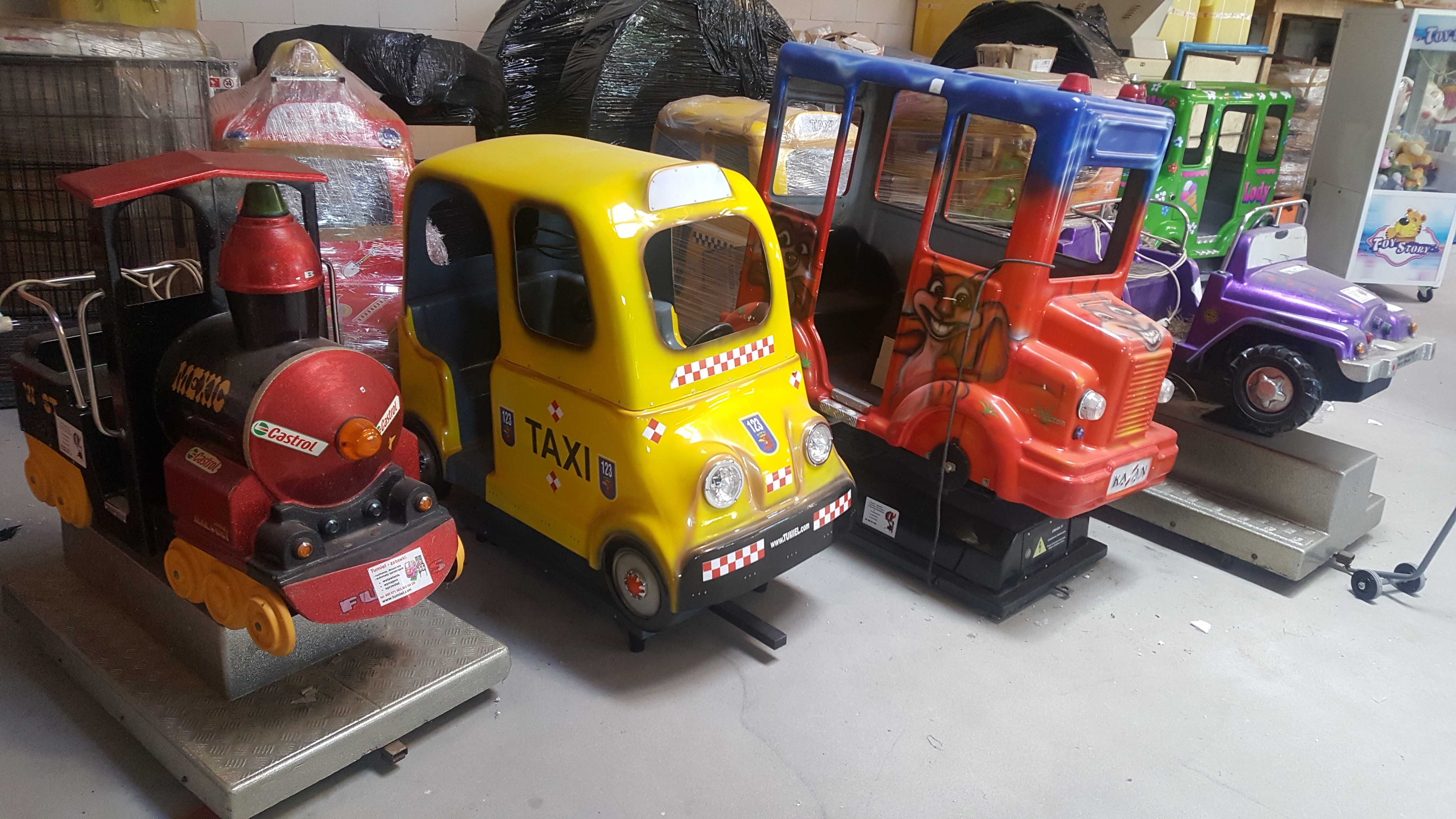 automat zarobkowy CLIPS z nagrodami , sprzedający . 60 nagród