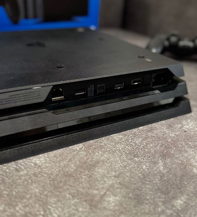 Продам PlayStation 4 pro 1tb