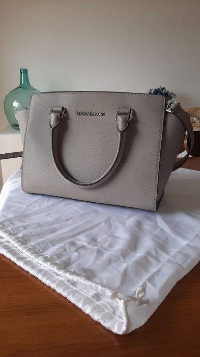 Mala Michael Kors Cinzenta em pele Safiano  modelo Selma médio