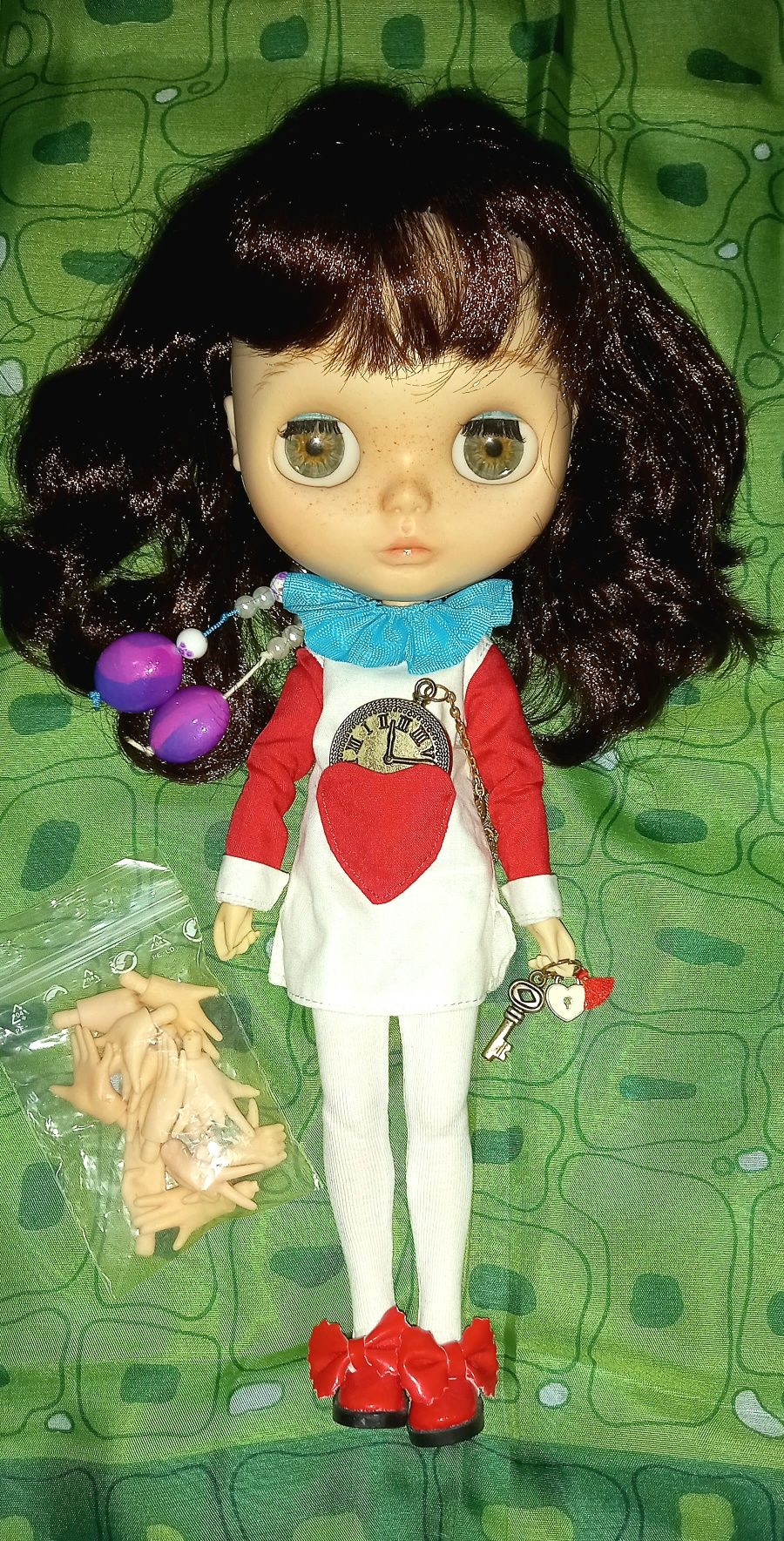 Boneca Blythe Costumizada Alice no País das Maravilhas com Acessórios