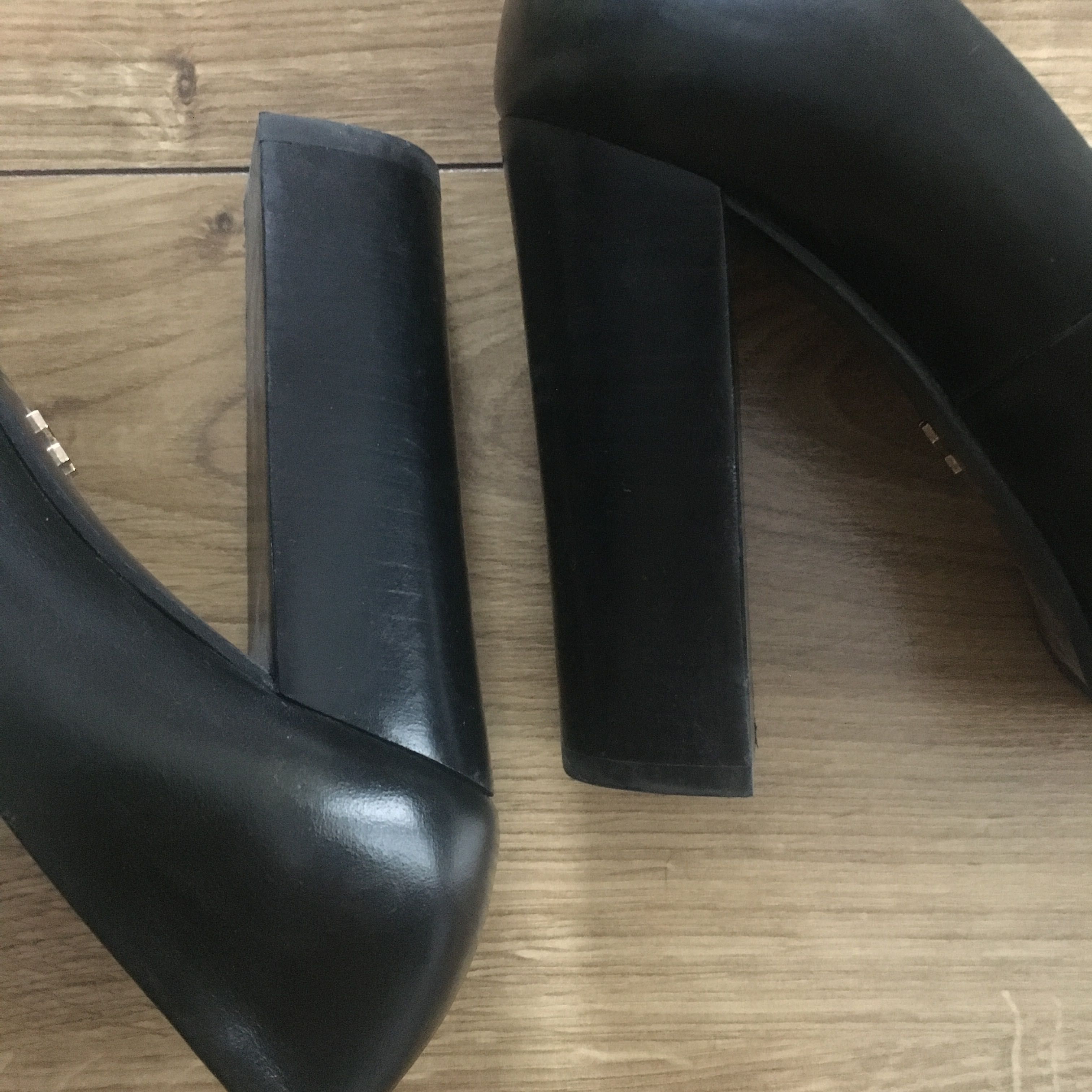 Czarne buty skórzane Kazar na słupku/obcasie r. 37