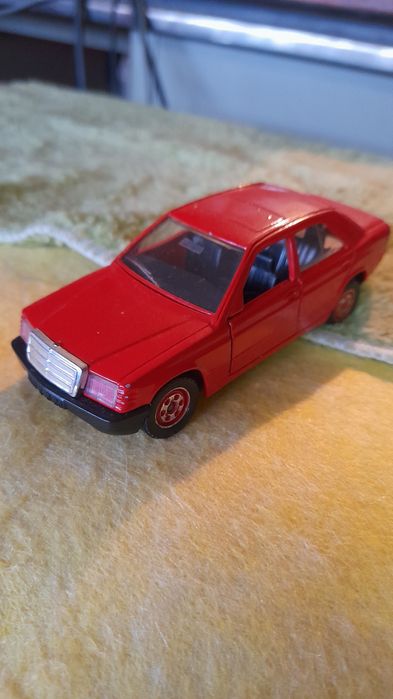 Miniatura mercedes 190 E