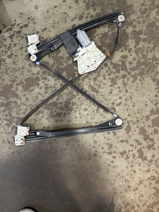 Elevador frente direito GOLF 4 5 portas