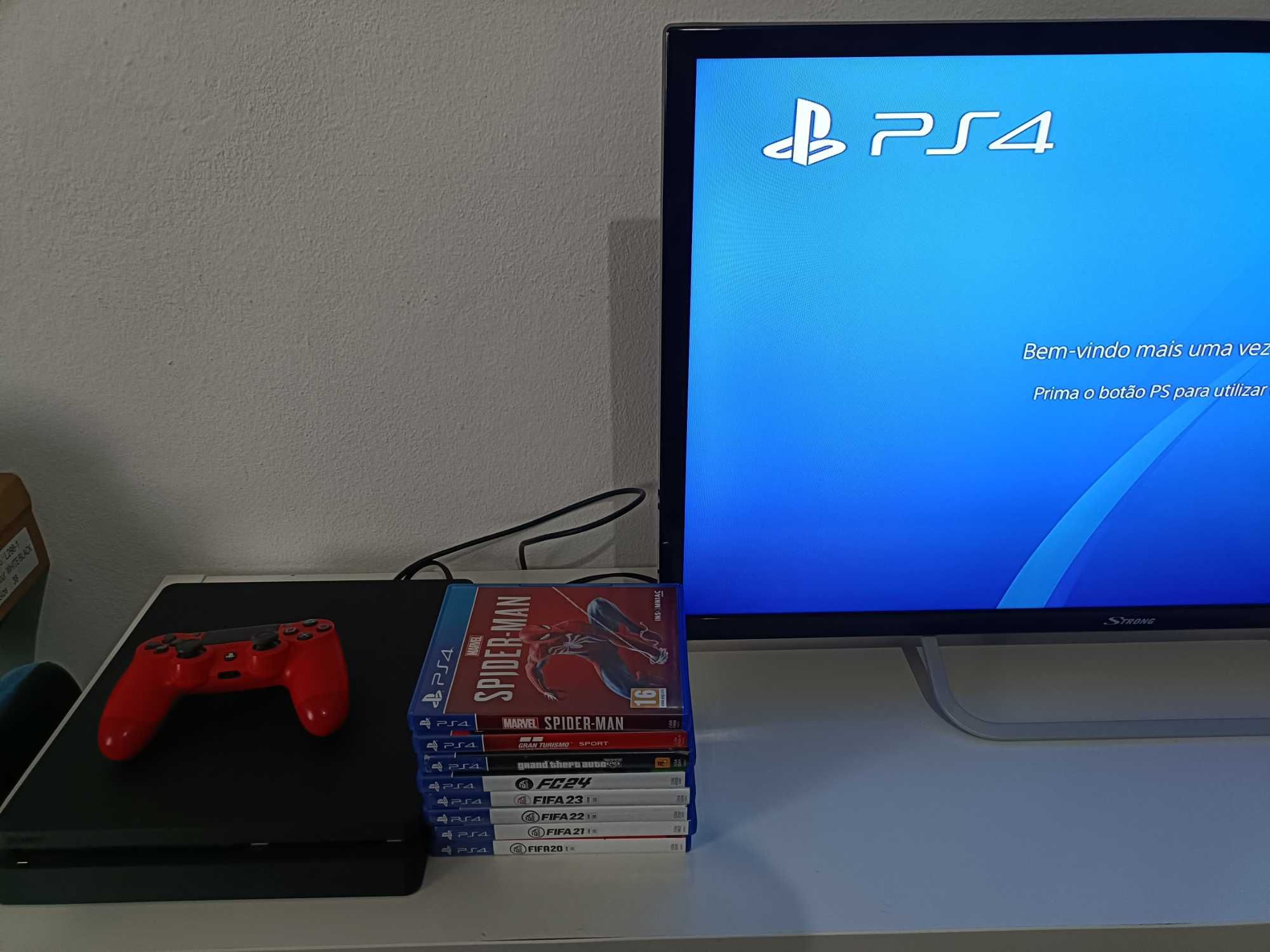 Ps 4 com jogos e comando