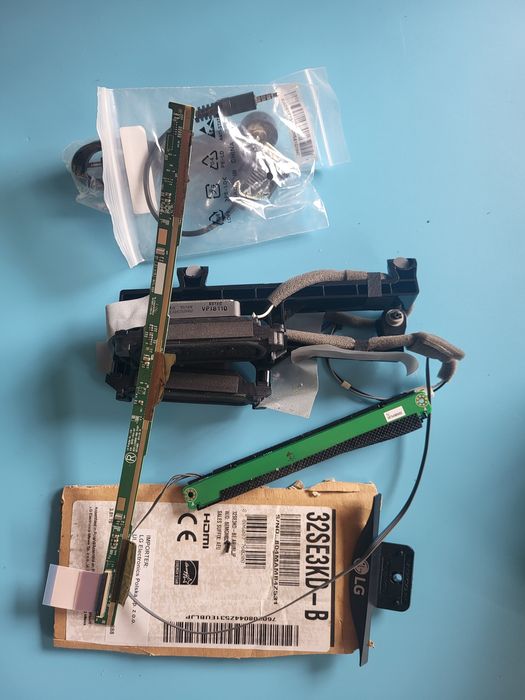 Glosniki i inne części do Telewizora LG 32SE3KD-B (Nowy)