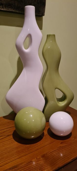 Conjunto 2 jarras e bolas decorativas