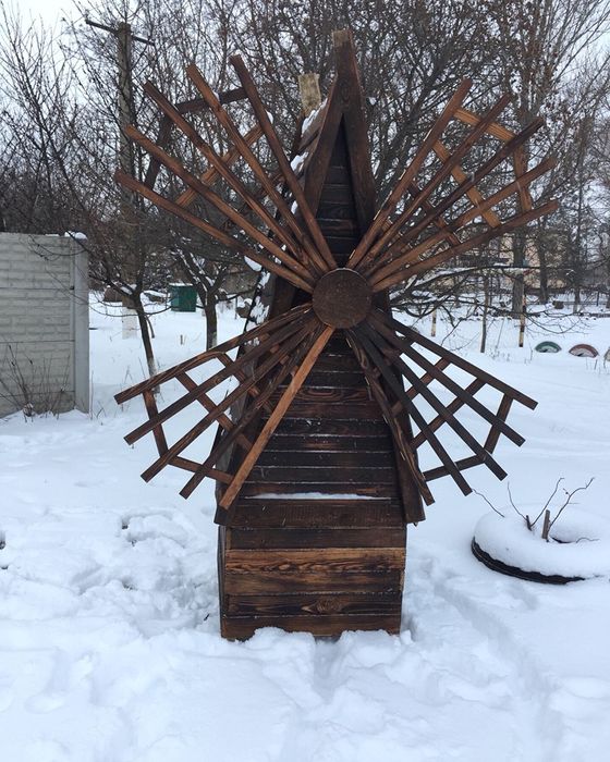 Мельница из дерева