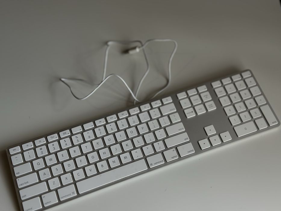 Клавіатура Apple A1243 б/в + наклейки українською