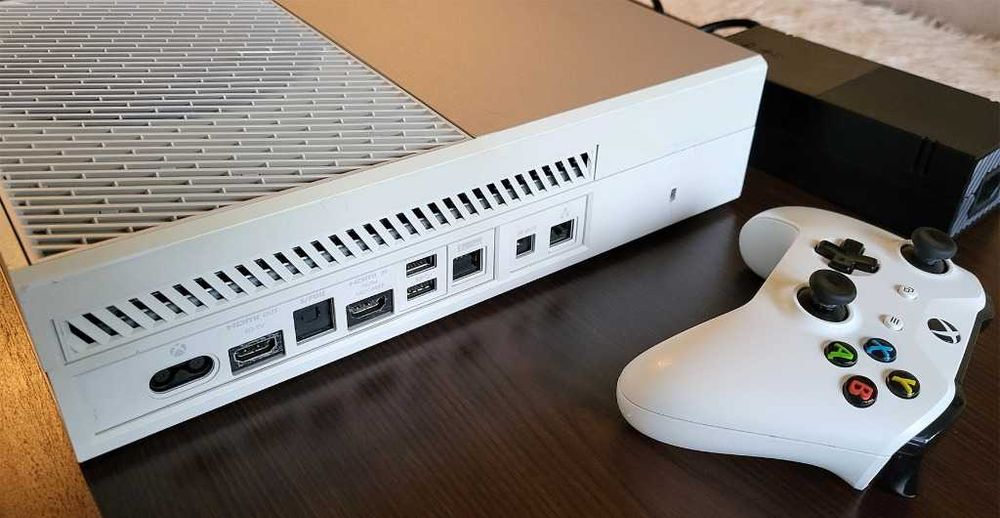 Konsola XBOX ONE 1540 zasilacz PAD