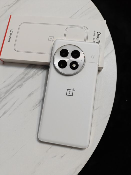 Oneplus 13 stan bardzo dobry gwarancja rozruchowa, biały kolor