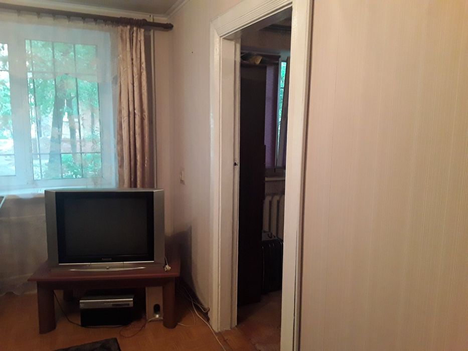 2 кімн Металл оайон 1 поверх , з меблями і технікою