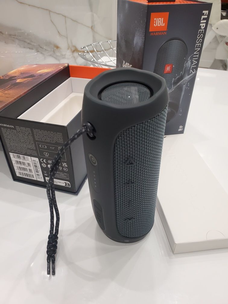 Портативна колонка JBL Flip Essential 2 чорна 20 Вт