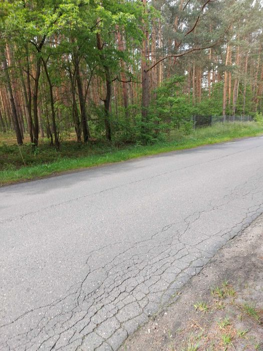 Działka budowlana, media w drodze