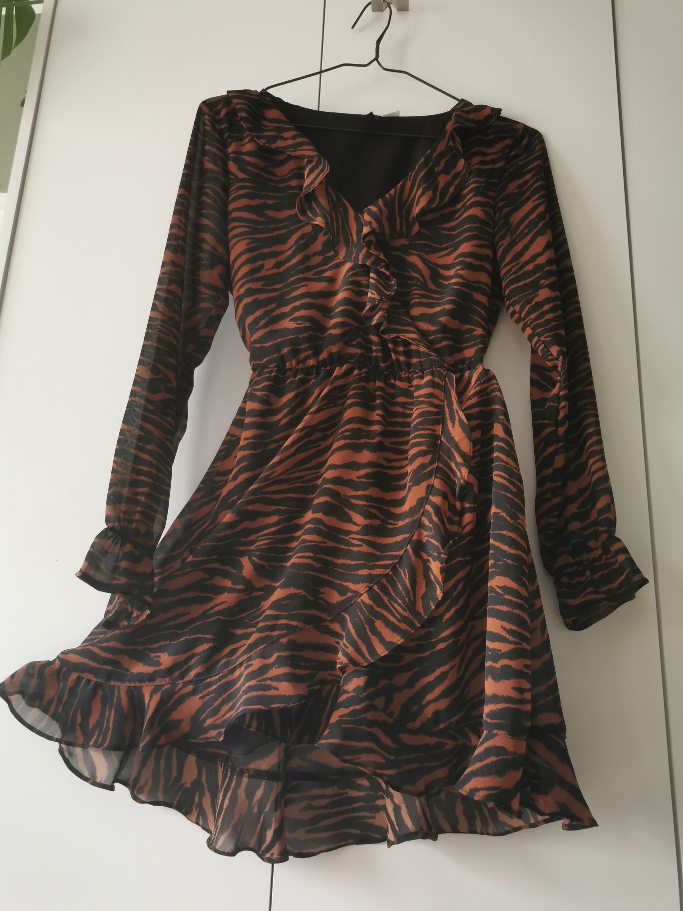 Zwiewna sukienka z długim rękawem S lub M zebra tygrys H&M