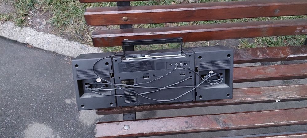 Музыкальный центр все 3штучки  есть в наличии,