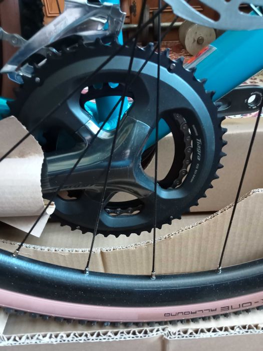 CUBE Cross Race 2024 28" rama 58cm tiagra 4700