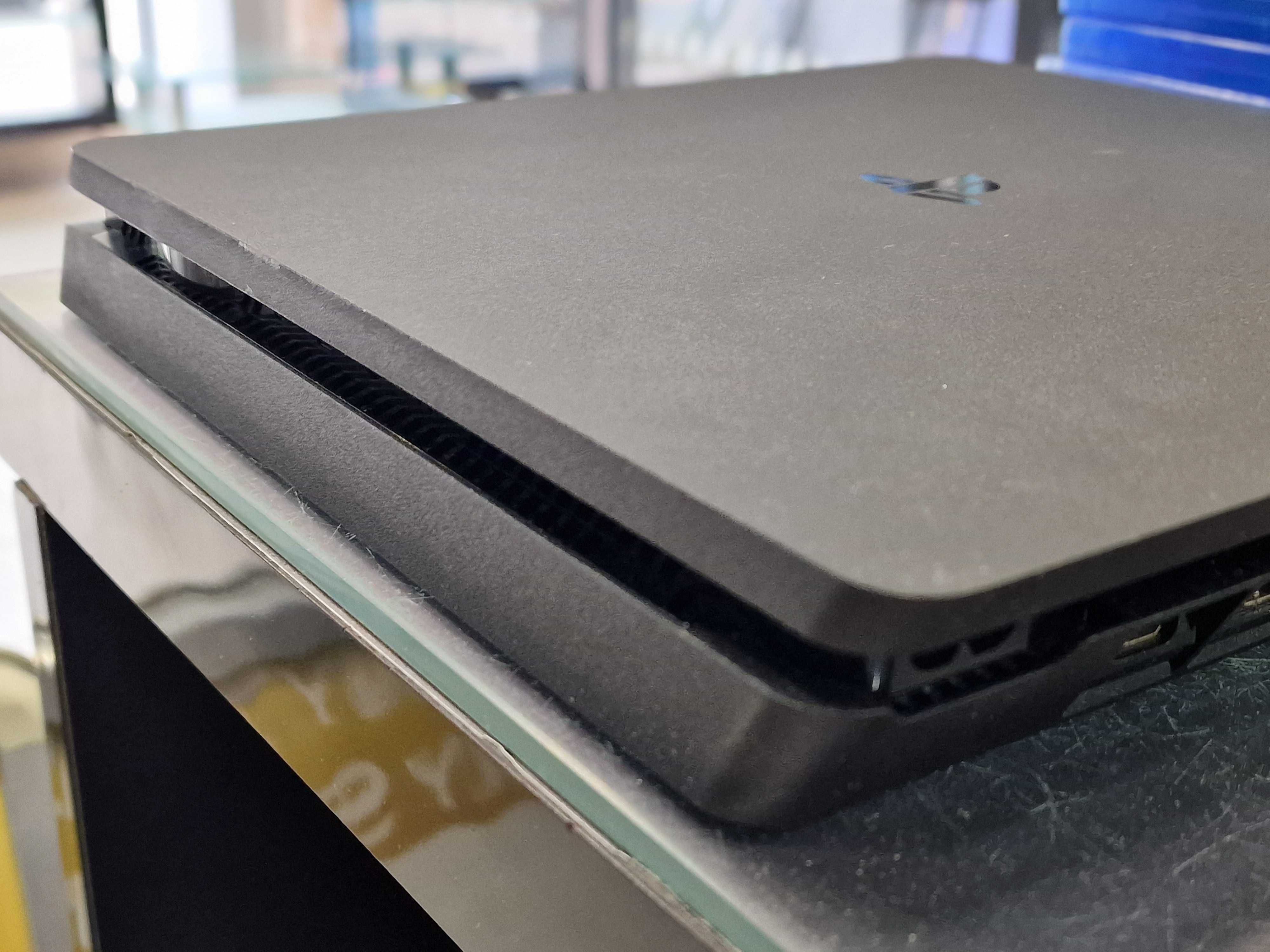 Playstation 4 Slim 1TB CUH-2116B/ 2x move kontroler/ 5 gier/ Grade A-