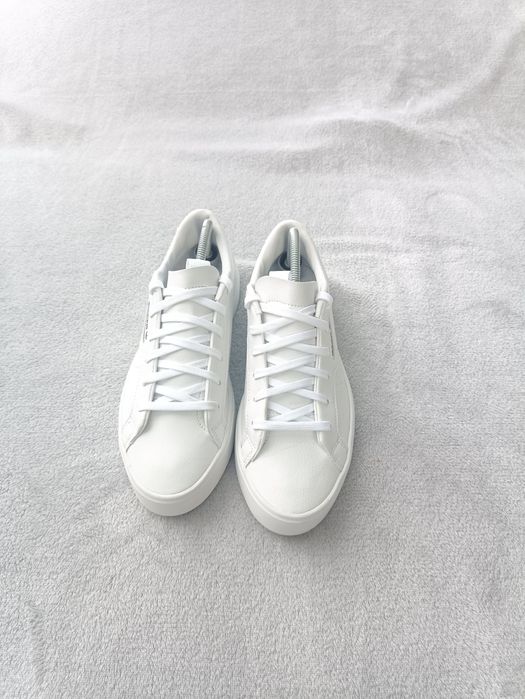 Женские кроссовки Adidas р39