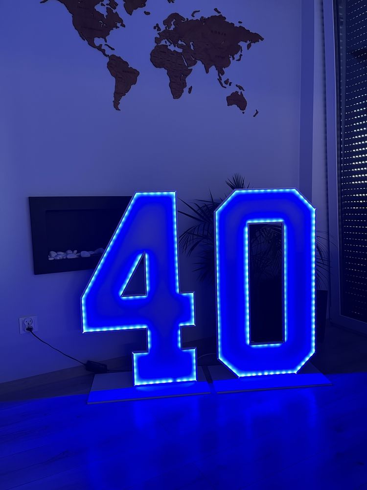 Wynajem cyfry LED, napisy LED