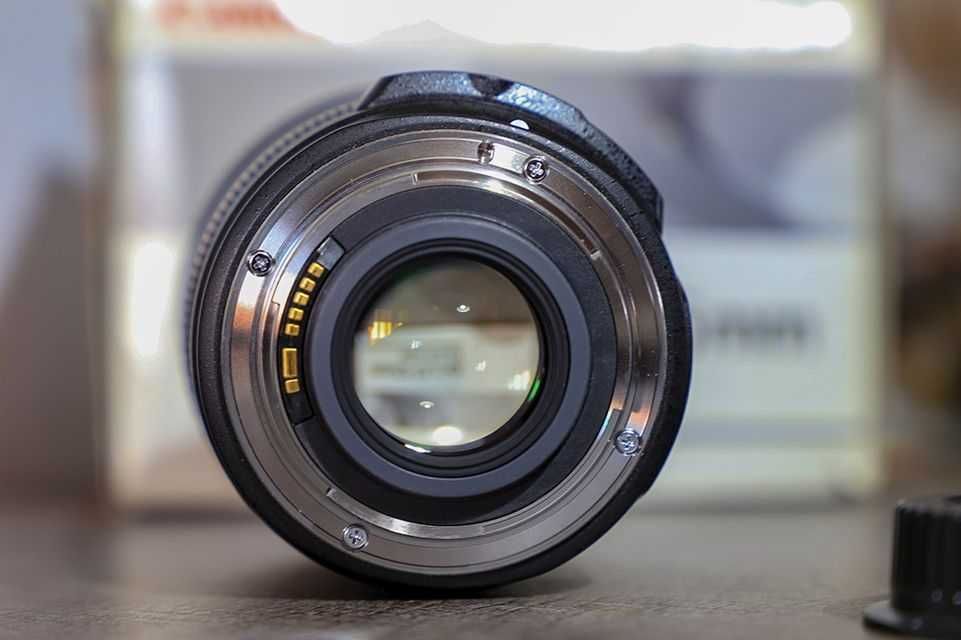 objetiva Canon FE-S 17-55mm