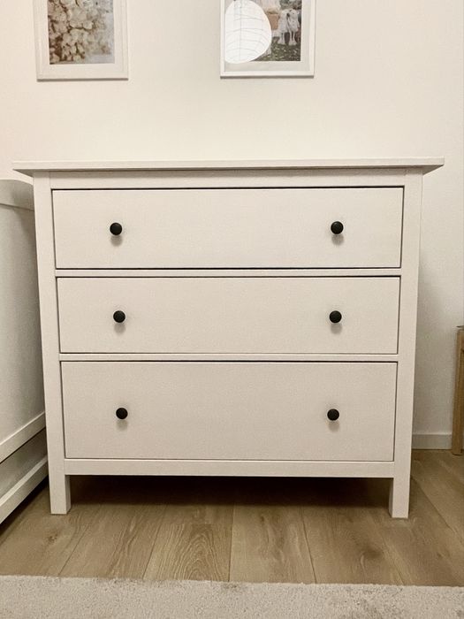 Komoda Ikea Hemnes z litego drewna biała