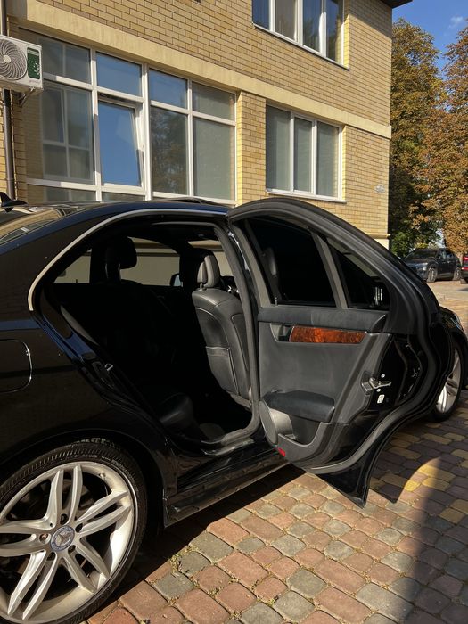 Mercedes-Benz c300 (AMG обвіс) 4х4