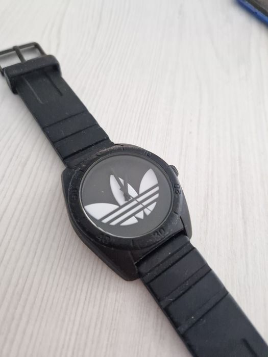 Czarny zegarek adidas
