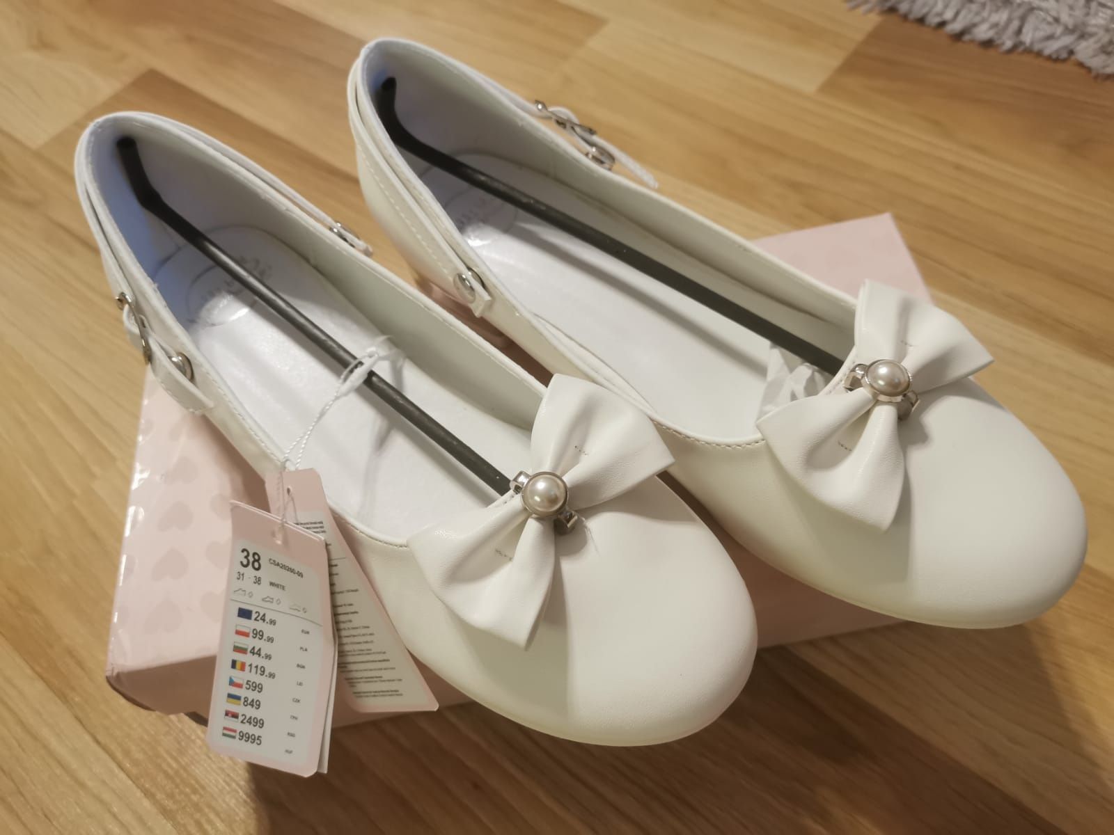 Nowe białe buty komunijne r. 38 – eleganckie, z kokardką i perełką