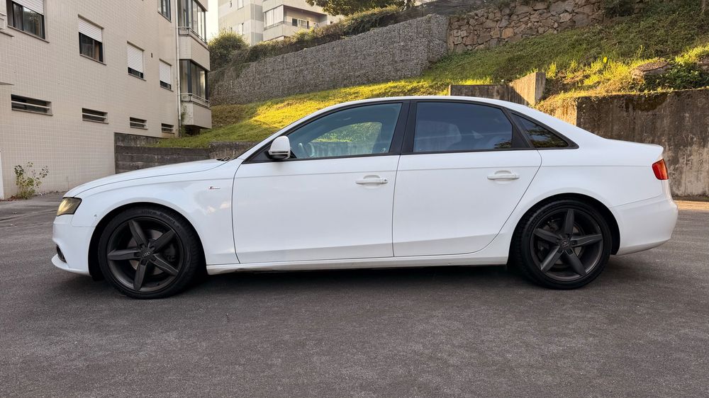 Audi A4 2.TDi S-Line 143CV
