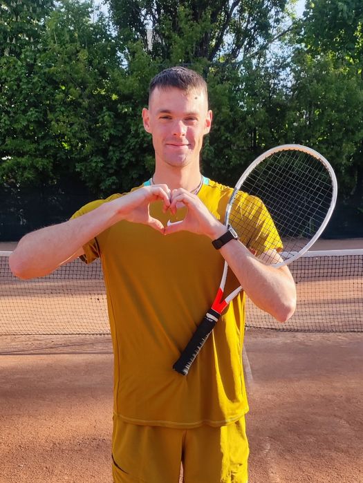 Тренер/спаринг з тенісу