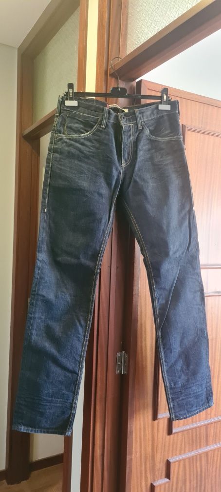 Calças levis homem