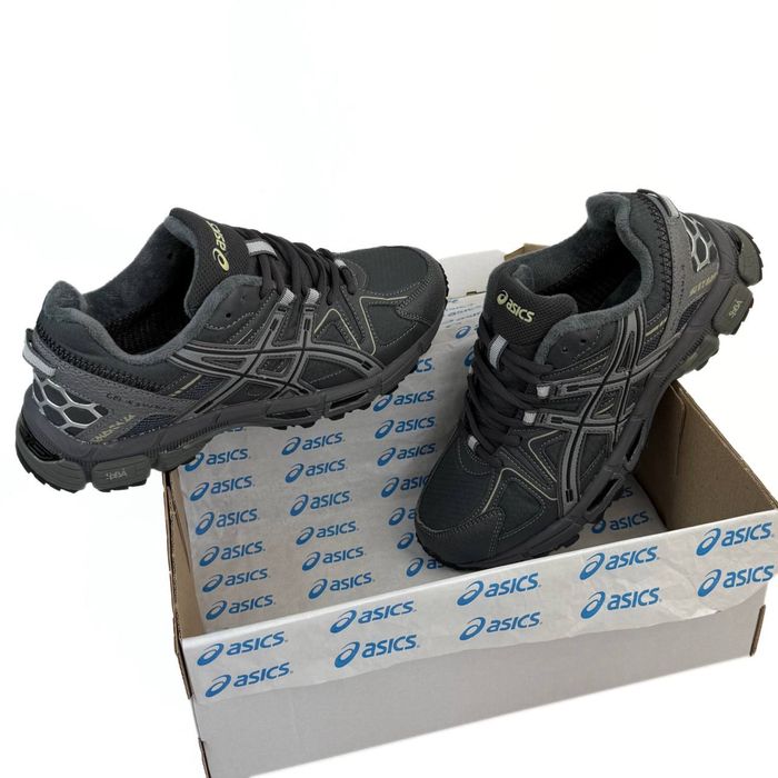 Продам кросівки на зиму Asics Gel kahana 8