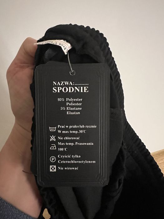 Sprzedam nowe (z metką) spodnie czarne w rozmiarze 5XL/6XL