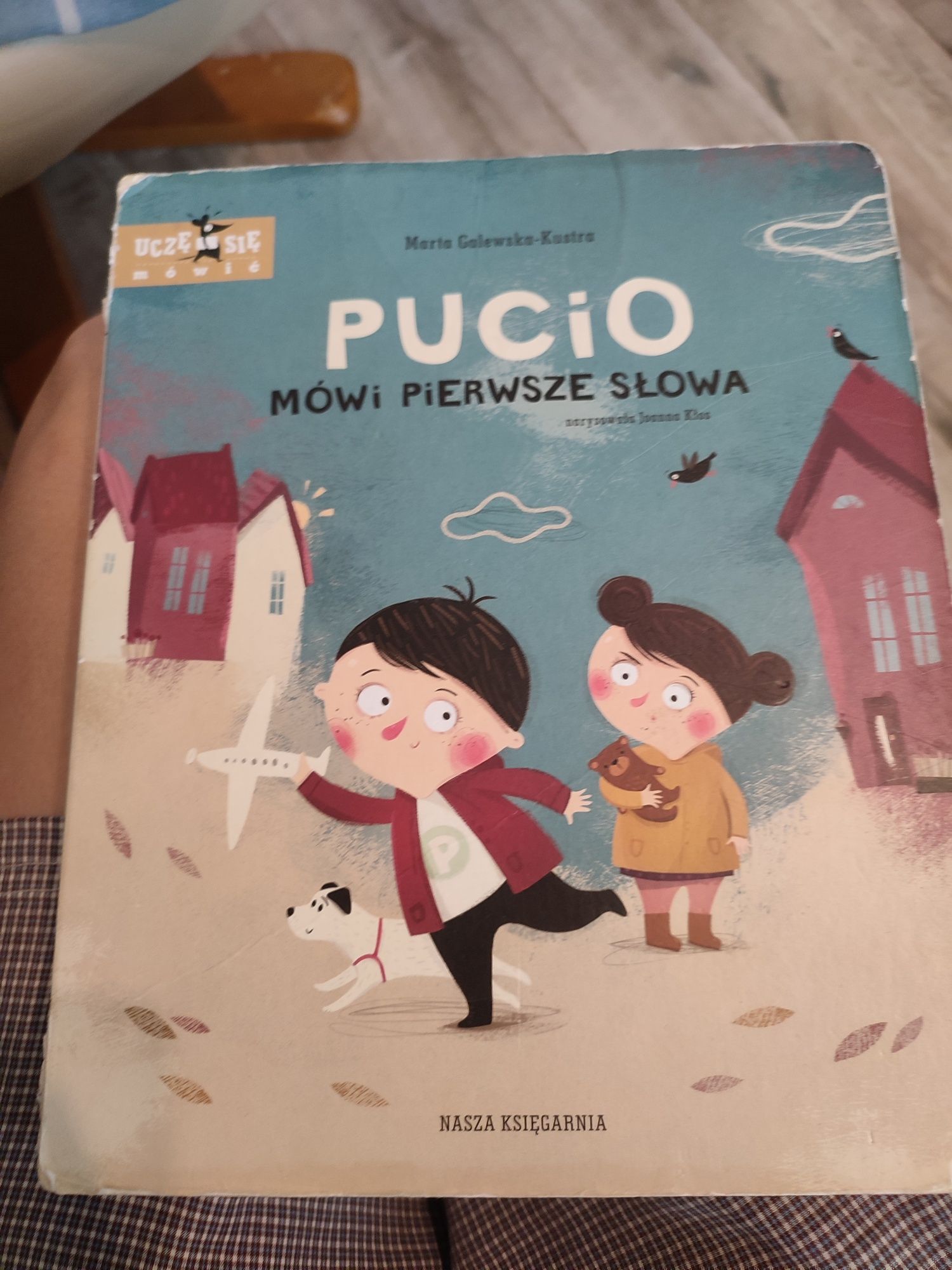 Książka Pucio mówi pierwsze słowa