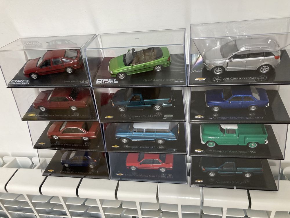 Lote de 12 miniaturas 1:43 Opel e Chevrolet