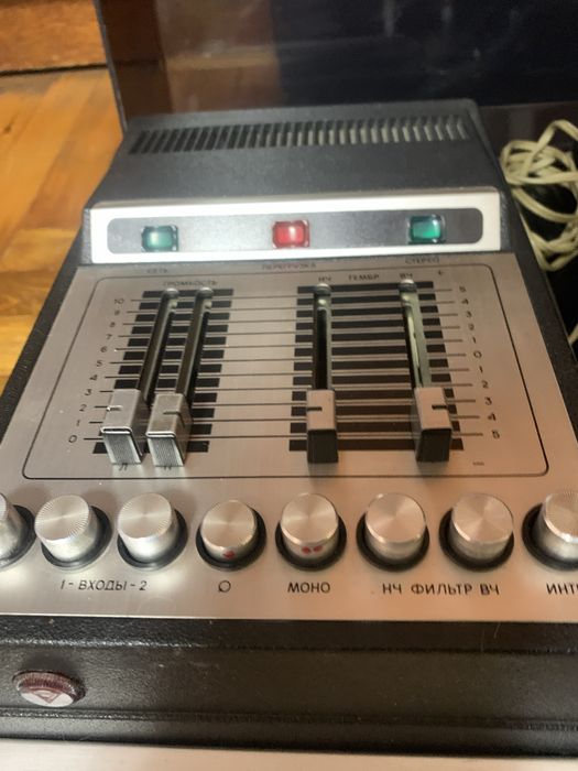 Проигрыватель пластинок melodija 103 stereo