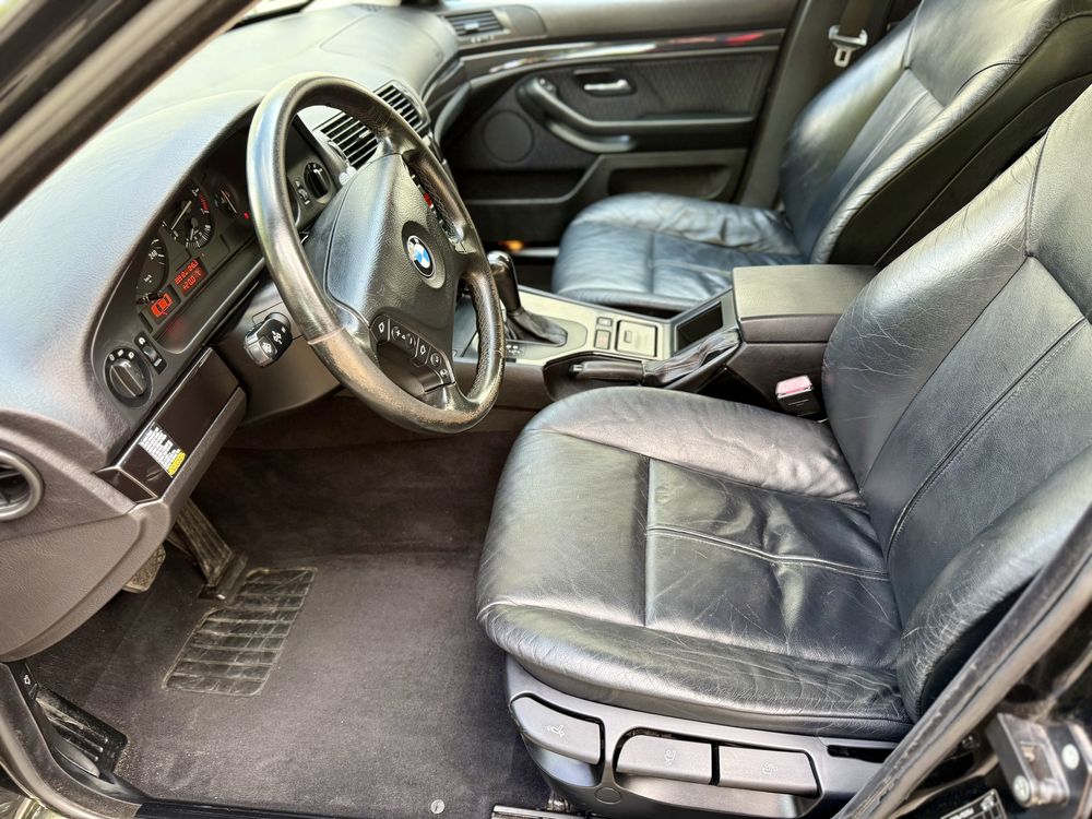 BMW e39 520i Automat  Oryginalny Stan BEZWYPADKOWY !