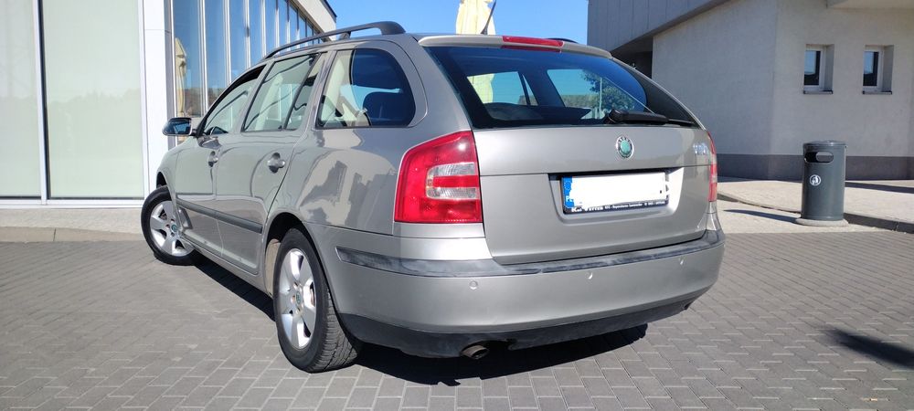 Octavia2  1,6 MPI Nowy GAZ przegląd za rok clima podgrz fotele tył prz