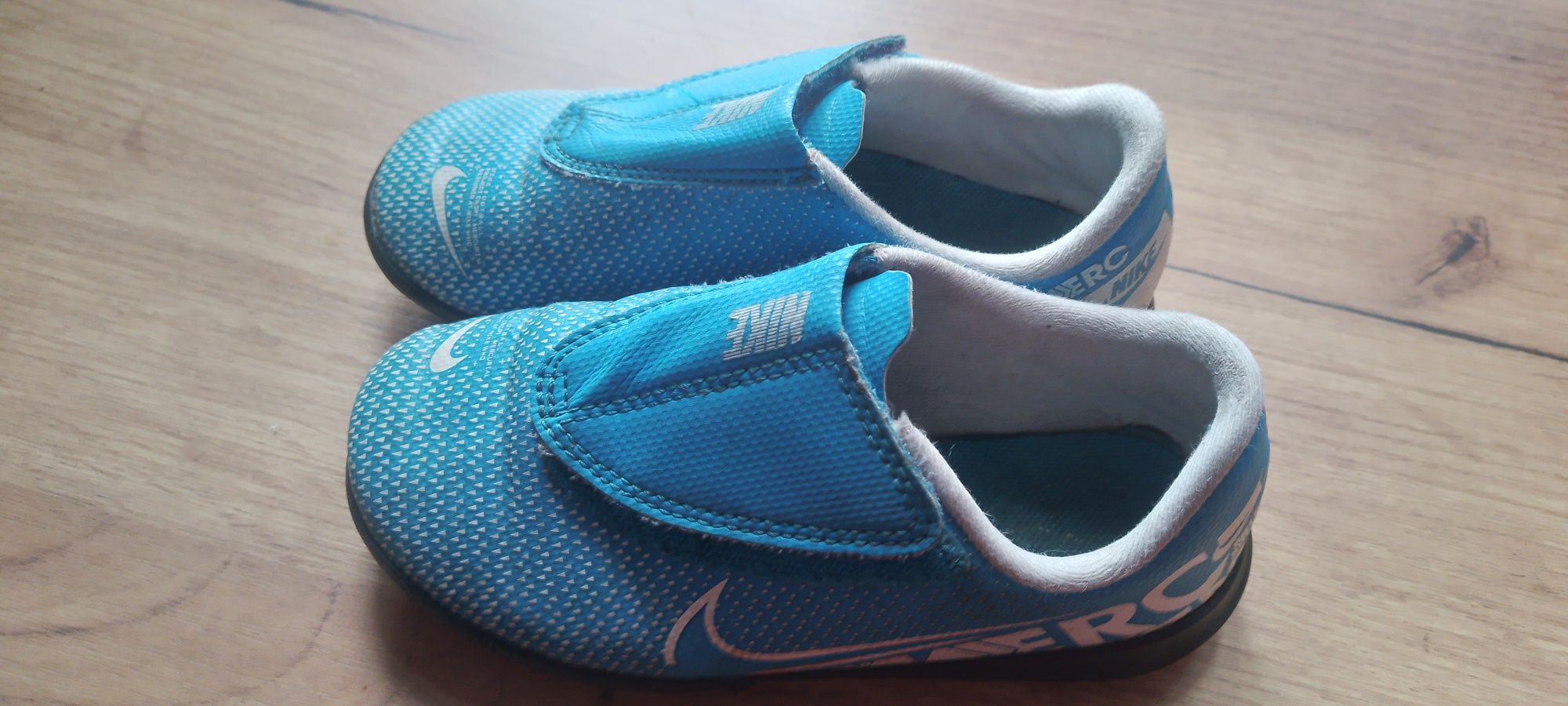 Buciki Nike na rzep